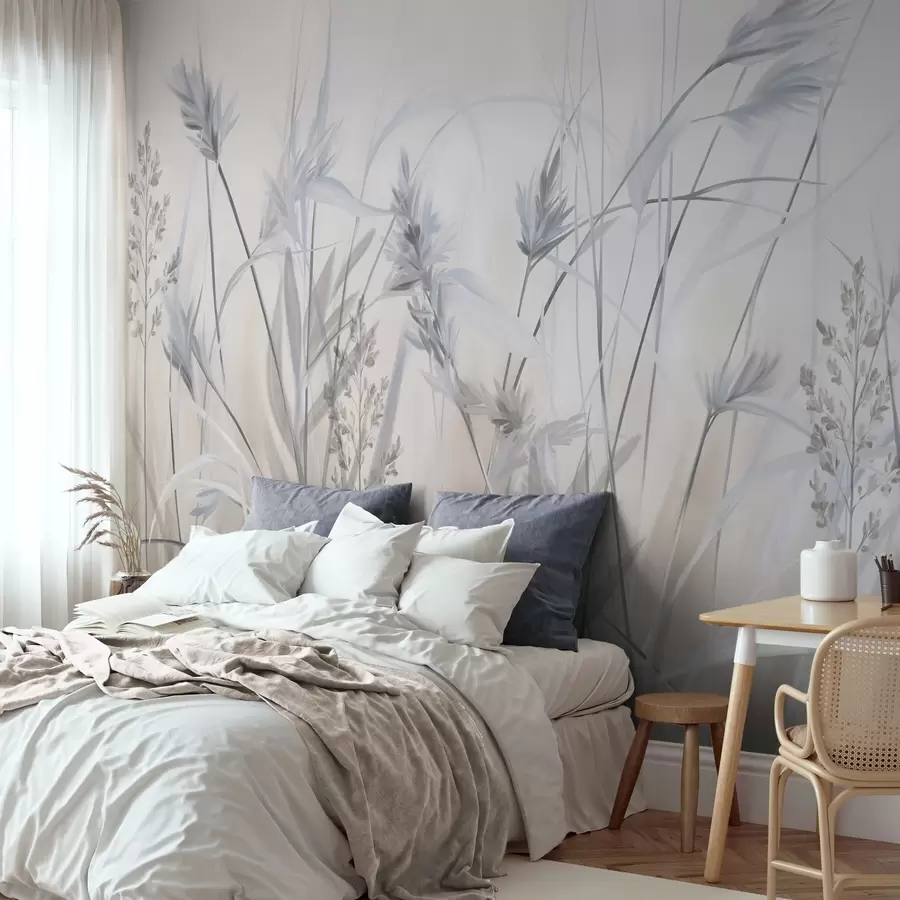 Fototapete Hohe, trockene Grashalme mit federartigen Spitzen in gedeckten Farbtönen, weicher, verschwommener weißer und beiger Hintergrund w09652v1