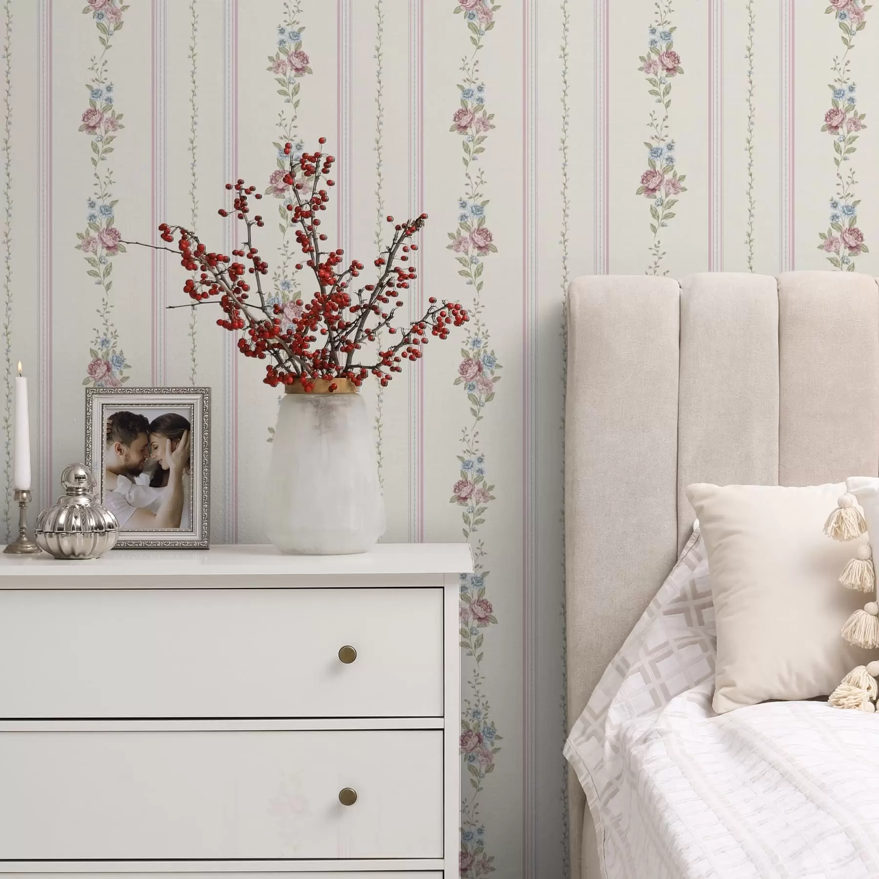 Fototapete Gestreiftes Blumenmuster in sanften Farben a01130