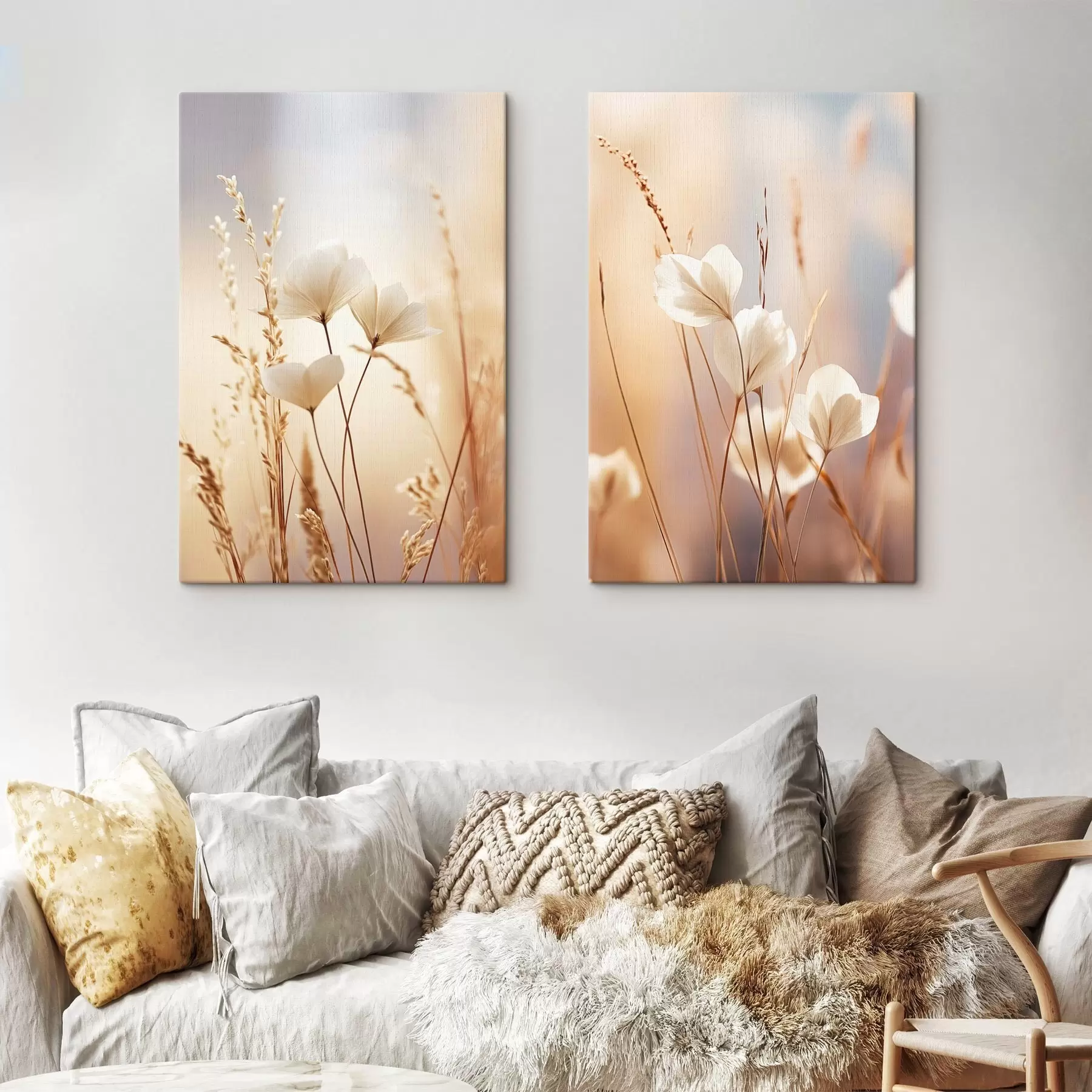 Wandbilder Blumen, umgeben von trockenen Grashalmen vor einem weichen, verschwommenen Hintergrund m30483