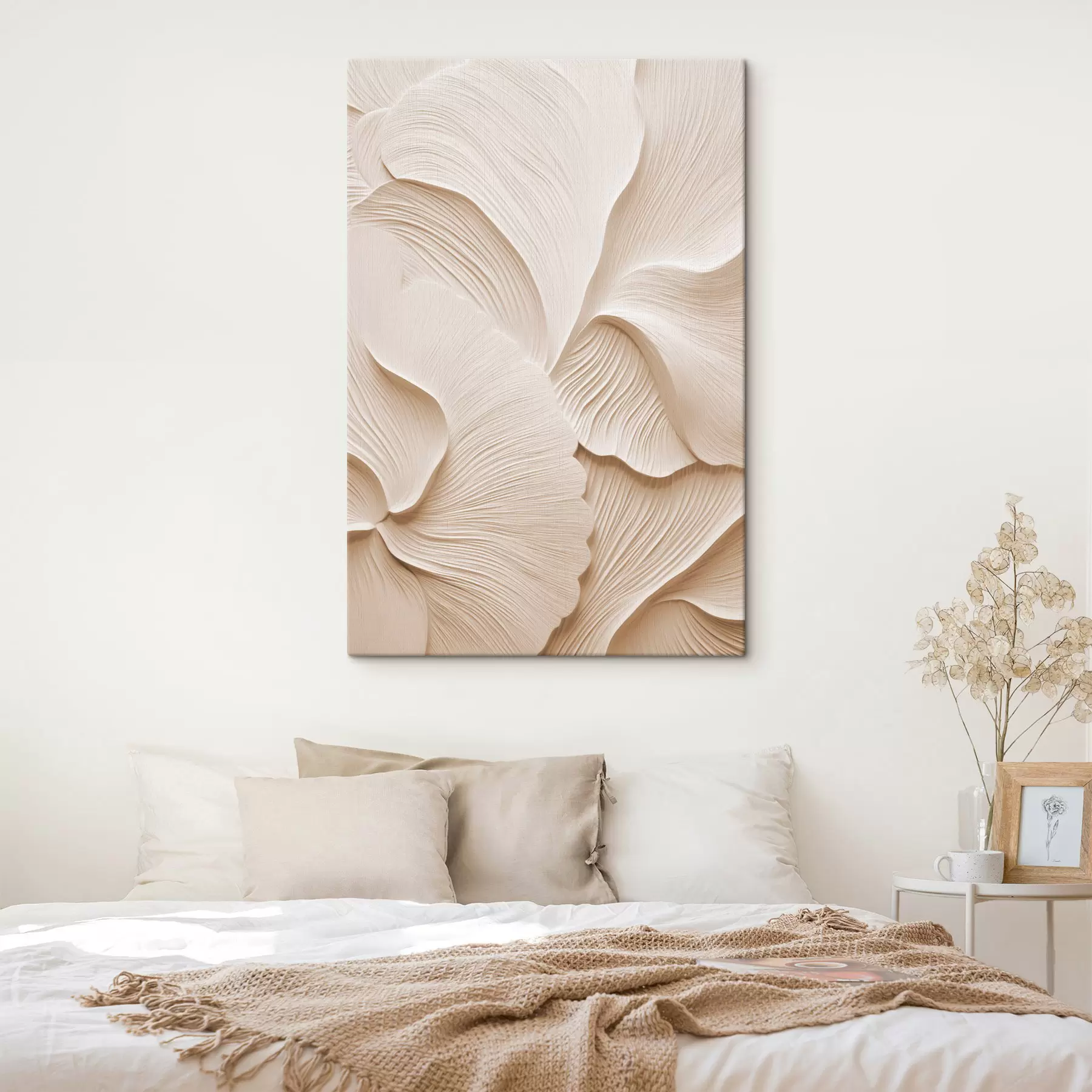 Wandbilder Mehrschichtige, cremefarbene Blätter, die abstrakte Blumenformen bilden – strukturierte Kunst s49770