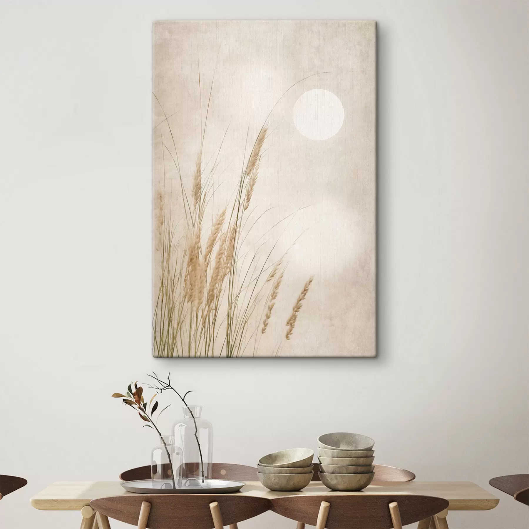 Wandbilder Hohe, trockene Grashalme, unscharfer, strukturierter Hintergrund, Vollmond am hellen Himmel s50202