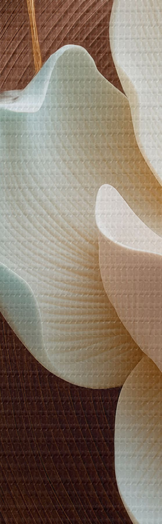 Wandbilder Weiße Blüten mit plastischem Effekt und bronzefarbenen Blättern s50453