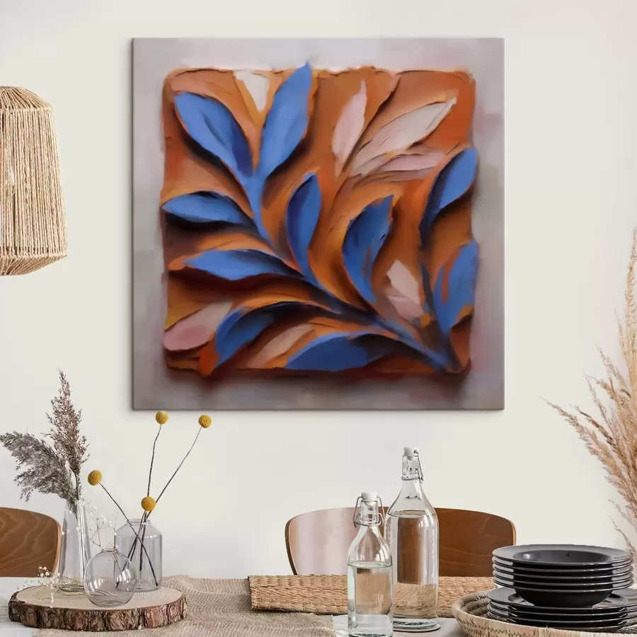 Wandbilder Ein plastisches botanisches Bild mit blauen Blättern auf terrakottafarbenem Hintergrund, in Impasto-Technik ausgeführt s50018