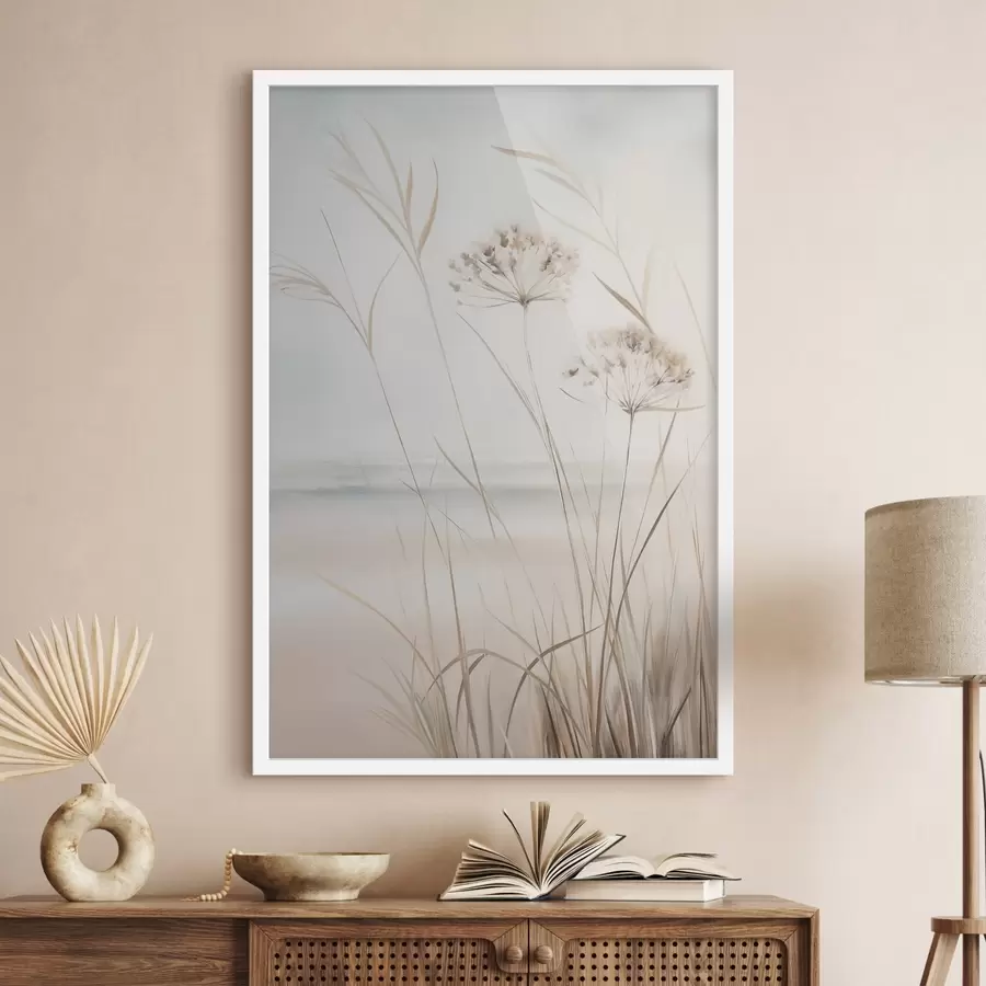 Fototapete Hohes, trockenes Gras und Blumen in gedeckten Beige- und Weißtönen, weicher, unscharfer Hintergrund f50974