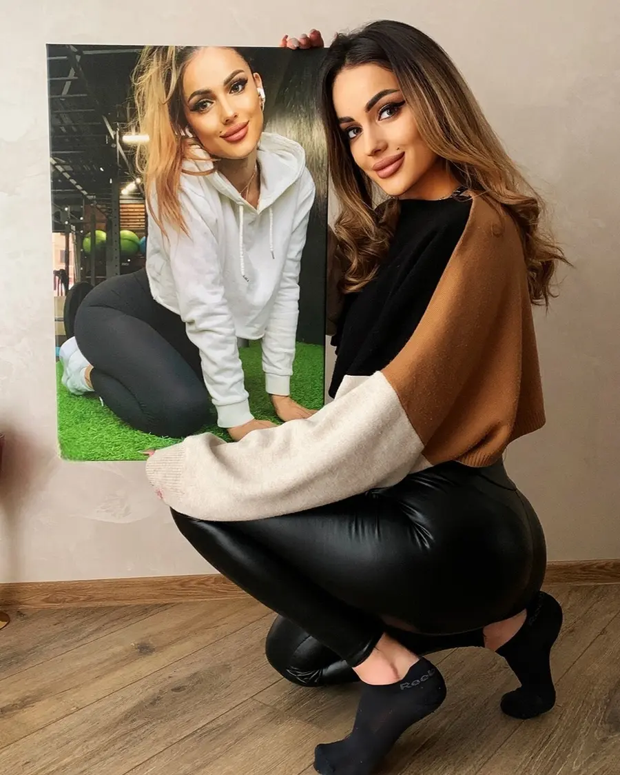 Wandbilder Schuh, Bein und Lächeln s34713